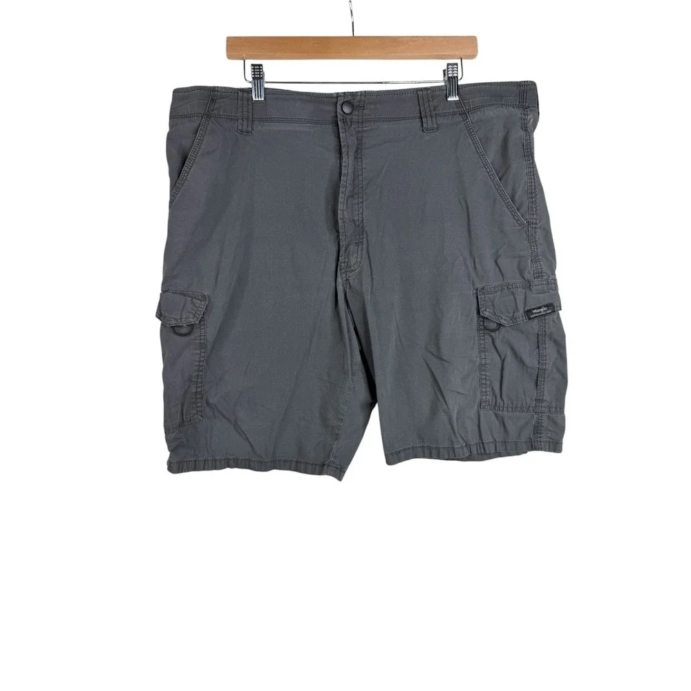 Wrangler Men's Cargo Flat Front Shorts size 40 Charcoal Gray